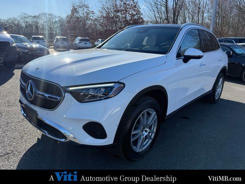 Certified 2023 Mercedes-Benz GLC 300 4MATIC image 4