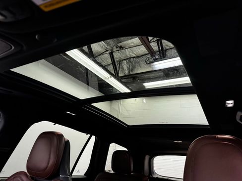 Used 2025 Lincoln Aviator Reserve w/ Equipment Group 201A AWD/4WD image 12