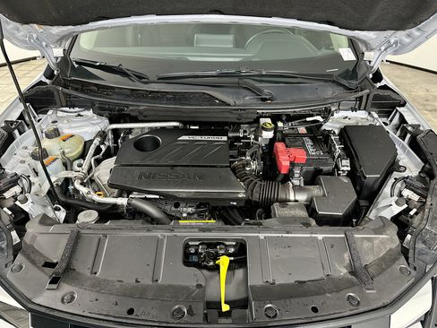 Used 2025 Nissan Rogue SV image 32