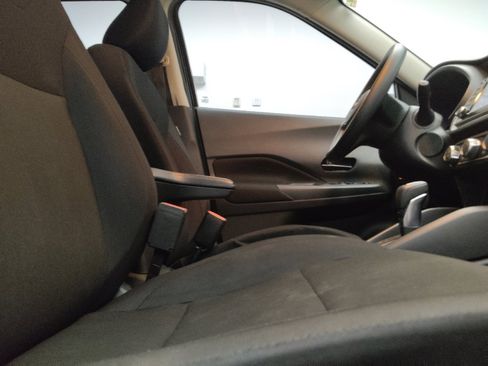 Used 2024 Nissan Kicks S FWD image 21