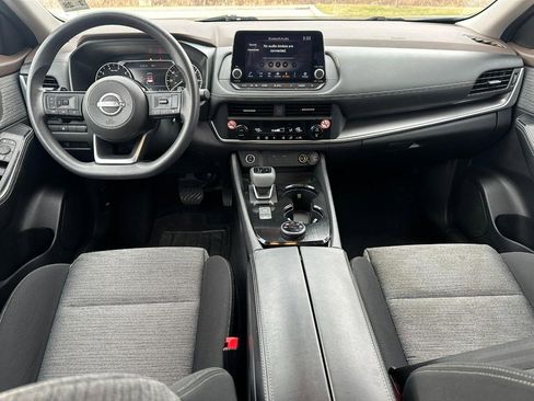 Used 2023 Nissan Rogue SV image 11