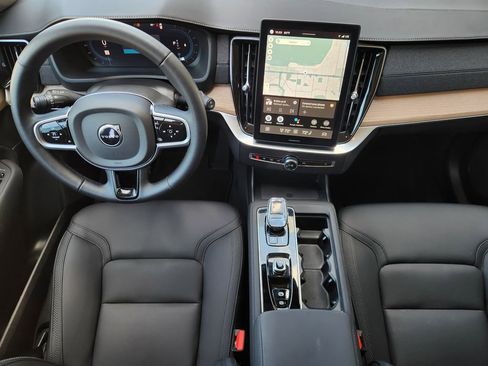 Used 2025 Volvo XC90 B6 Plus AWD/4WD image 26
