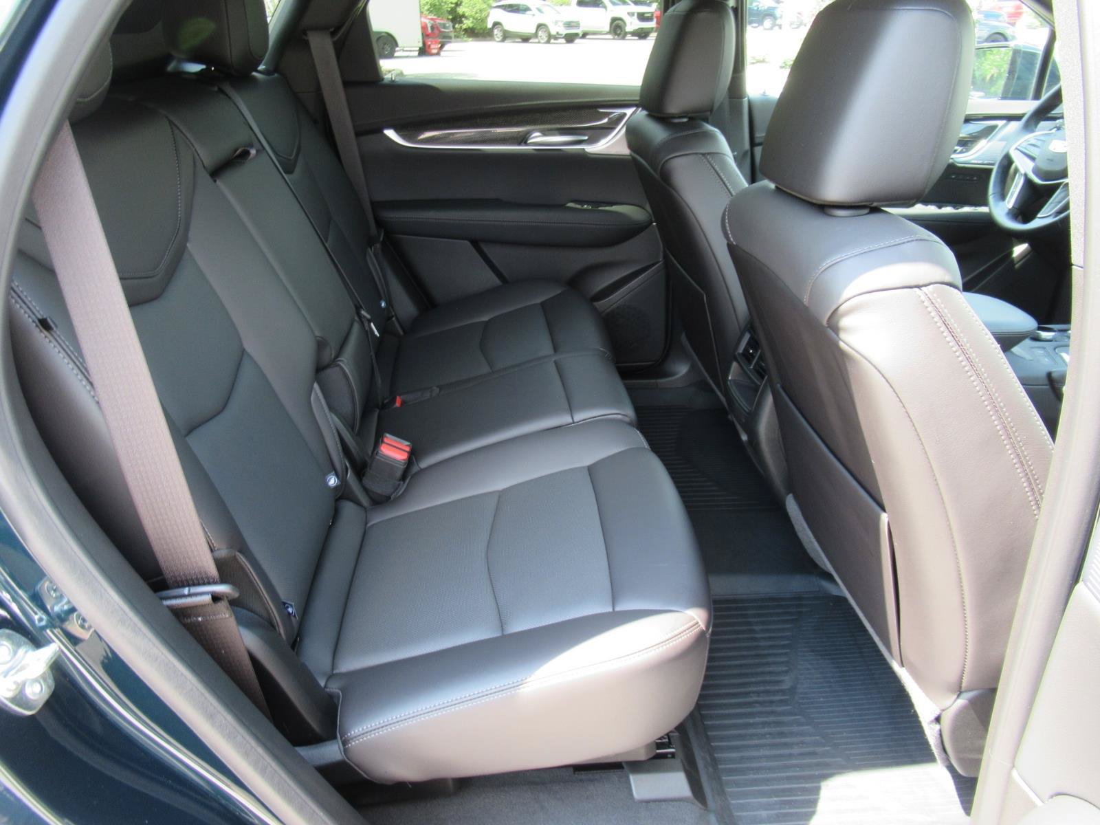Certified 2026 Cadillac XT5 Sportv w/ LPO, Floor Liner Package AWD/4WD image 36