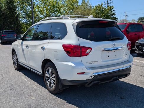Used 2020 Nissan Pathfinder SV AWD/4WD image 3