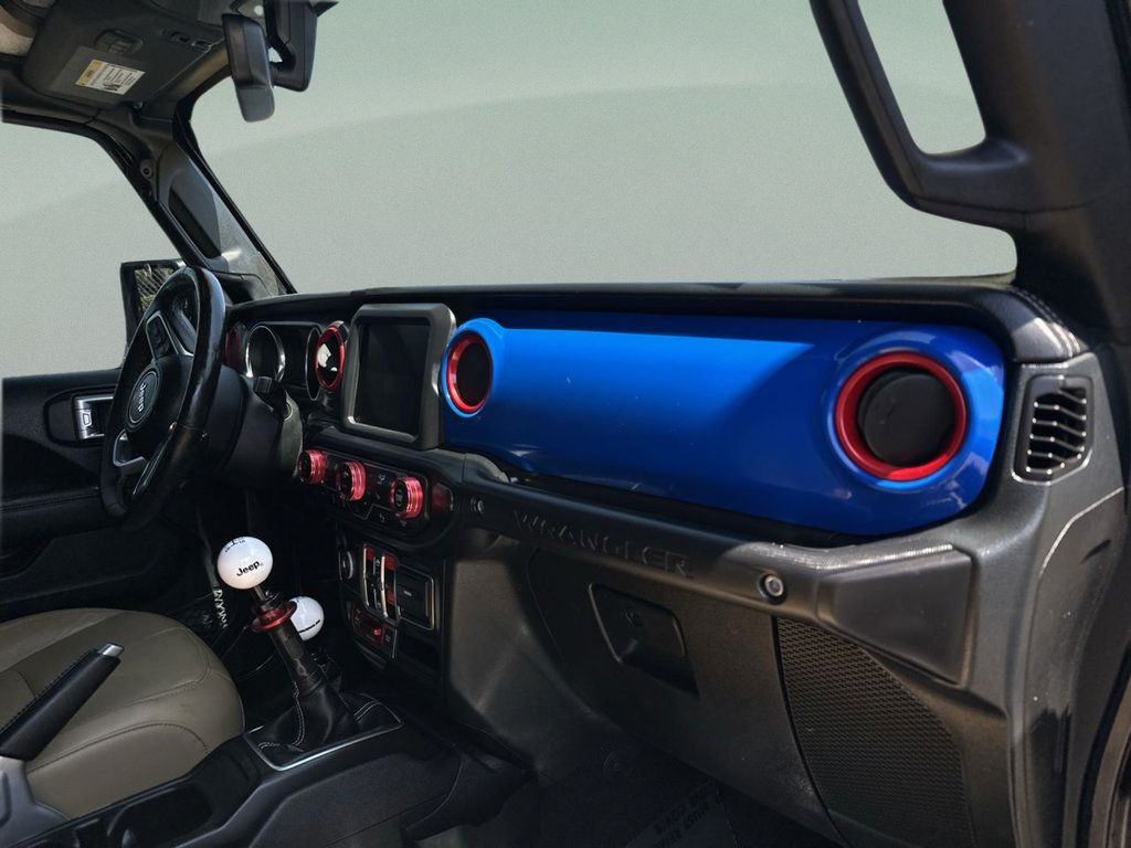 Used 2018 Jeep Wrangler Unlimited Rubicon w/ Dual Top Group AWD/4WD image 37