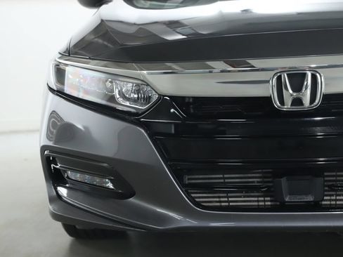 Used 2020 Honda Accord EX image 6