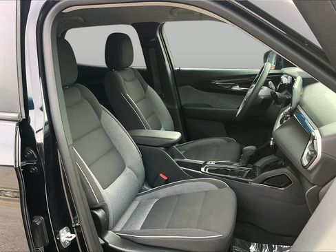 Used 2025 Chevrolet TrailBlazer LT AWD/4WD image 8