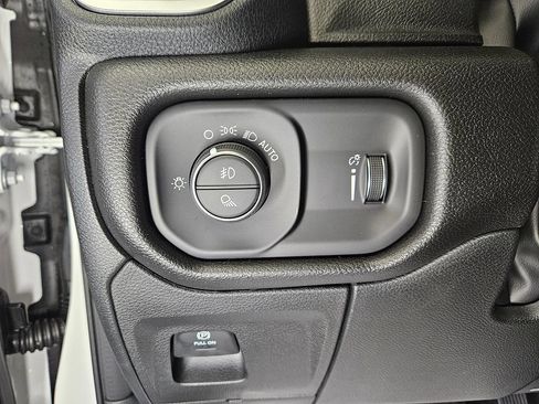 New 2026 RAM 1500 Express AWD/4WD image 10