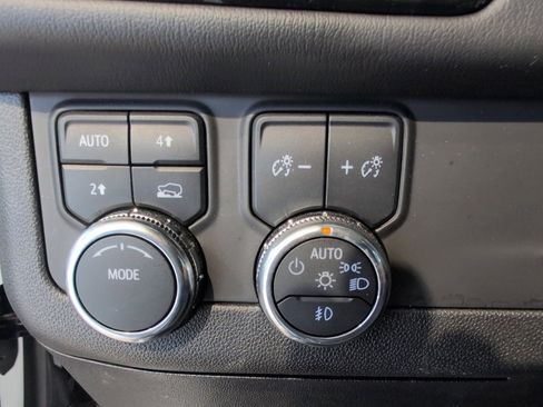 Used 2025 GMC Yukon Denali image 15