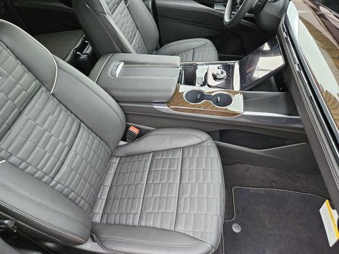 New 2026 Cadillac Escalade ESV Platinum Sport w/ LPO, ONYX Package AWD/4WD image 15