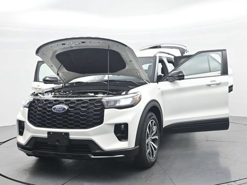 New 2026 Ford Explorer ST-Line w/ Premium Package RWD image 52
