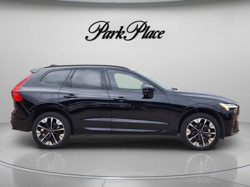Used 2026 Volvo XC60 B5 Plus w/ Climate Package AWD/4WD image 8
