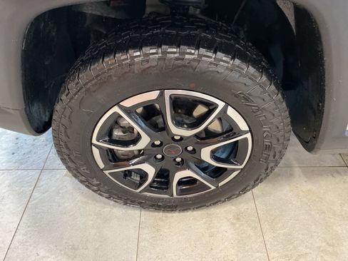 Used 2025 Jeep Compass Trailhawk image 9