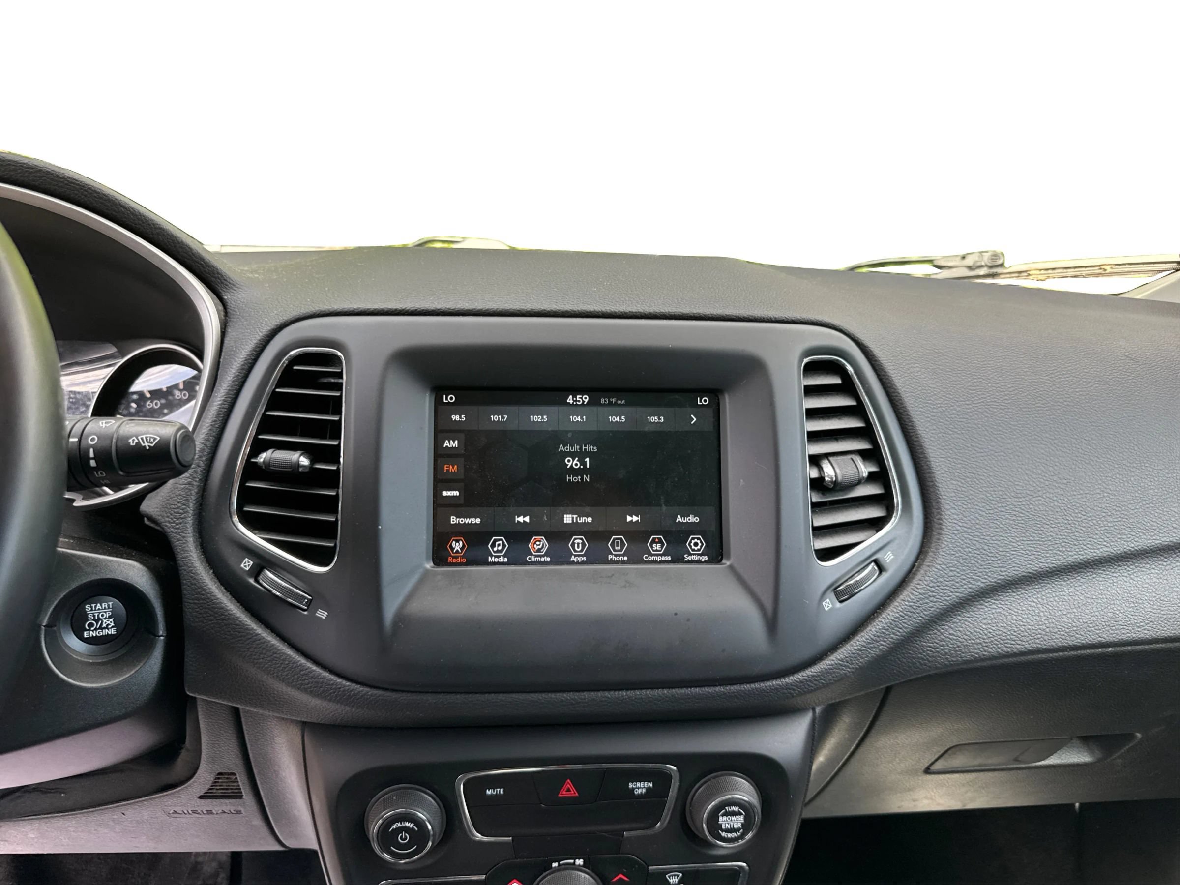 Used 2020 Jeep Compass Latitude AWD/4WD image 16