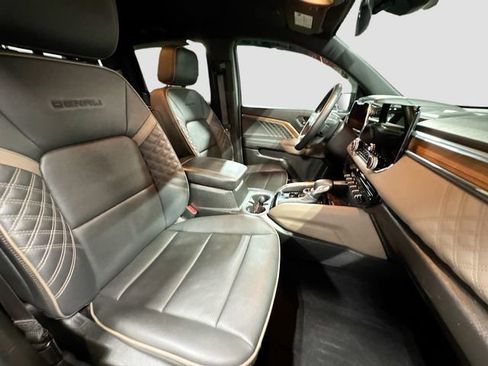 Used 2024 GMC Canyon Denali w/ LPO, Denali Black Edition image 28