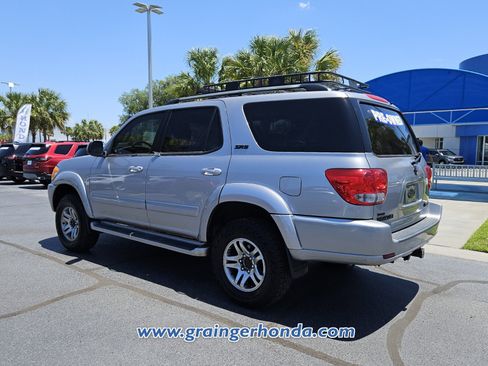 Used 2005 Toyota Sequoia SR5 AWD/4WD image 3