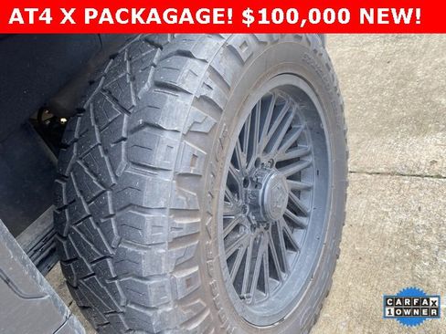 Used 2025 GMC Sierra 2500 AT4X image 10