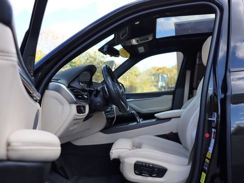 Used 2018 BMW X5 xDrive40e image 11
