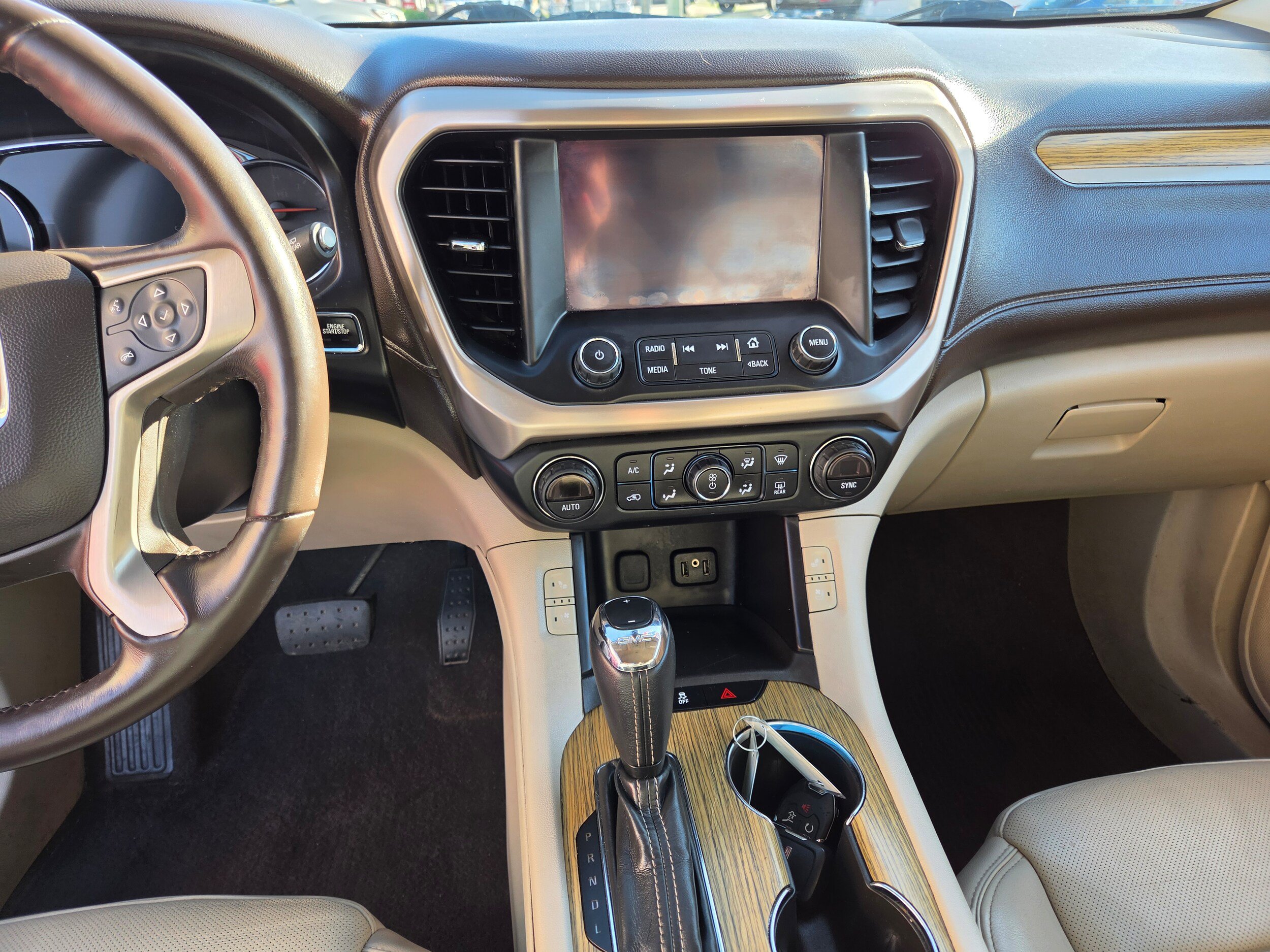 Used 2017 GMC Acadia Denali w/ Technology Package AWD/4WD image 7
