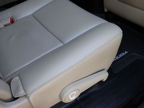 Used 2014 Toyota Sequoia Limited image 35