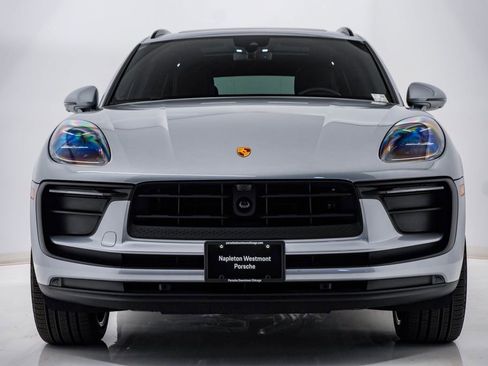 Certified 2026 Porsche Macan AWD/4WD image 6