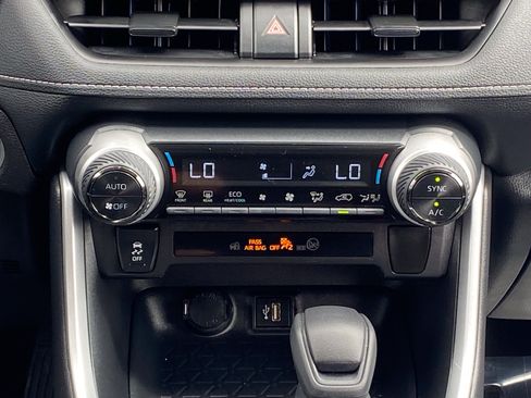 Certified 2025 Toyota RAV4 XLE AWD/4WD image 14