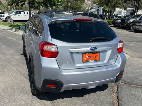 Used 2017 Subaru Crosstrek 2.0i Premium AWD/4WD image 11