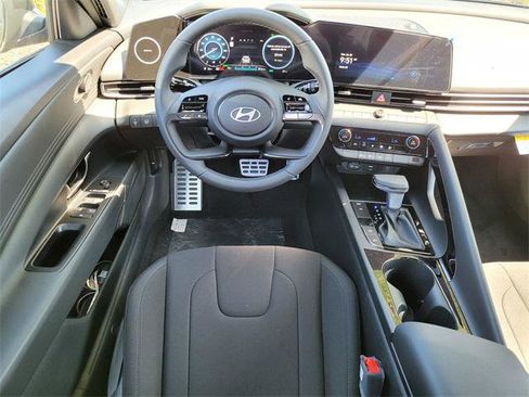 New 2025 Hyundai Elantra SEL image 7