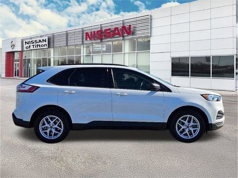 Used 2021 Ford Edge SE image 8