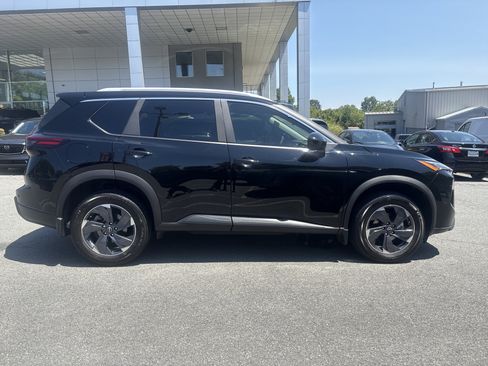 Certified 2026 Nissan Rogue SV w/ SV Premium Package FWD image 20