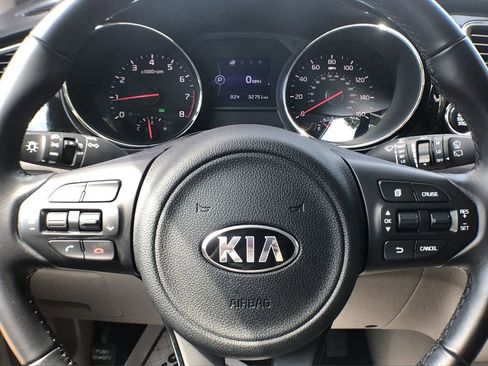 Used 2018 Kia Sedona EX image 34