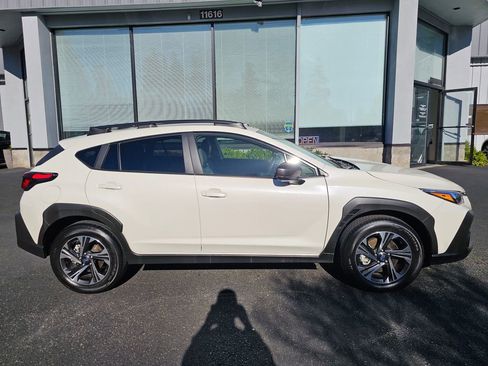 Used 2025 Subaru Crosstrek 2.0i Premium w/ Crosstrek Mirror Package image 8
