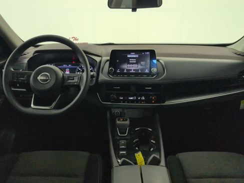 Used 2023 Nissan Rogue SV FWD image 17