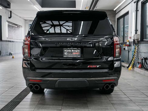Used 2022 Chevrolet Suburban RST w/ Sport Performance Package image 7
