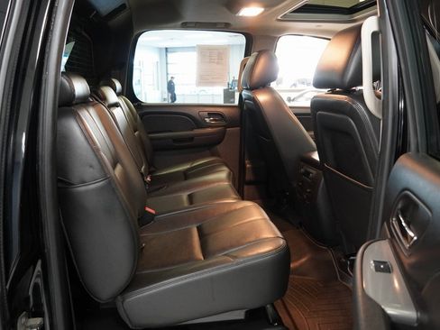 Used 2013 Chevrolet Avalanche LT w/ Suspension Package, Off-Road image 29