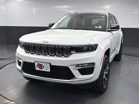 Used 2023 Jeep Grand Cherokee Summit AWD/4WD image 13