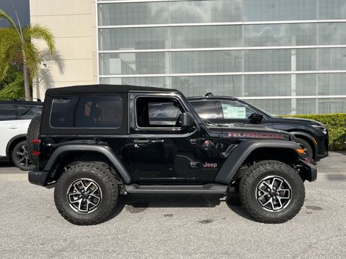 Used 2024 Jeep Wrangler Rubicon AWD/4WD image 6