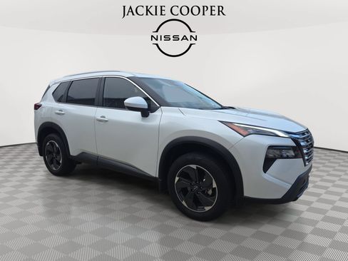 Used 2024 Nissan Rogue SV w/ SV Premium Package AWD/4WD image 3