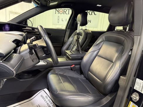 Used 2024 Lincoln Nautilus Premier w/ Jet Appearance Package AWD/4WD image 10