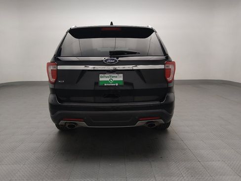 Used 2018 Ford Explorer XLT image 7