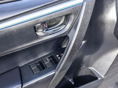 Used 2014 Toyota Corolla S image 22