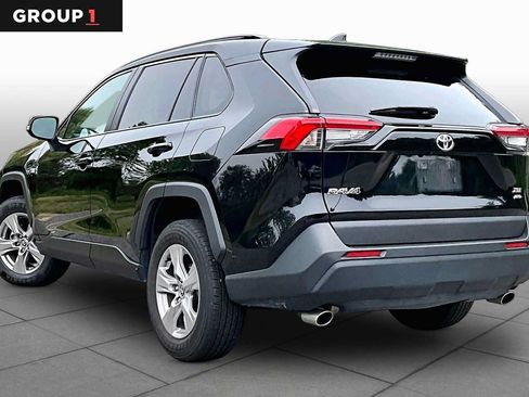 Used 2025 Toyota RAV4 XLE AWD/4WD image 12
