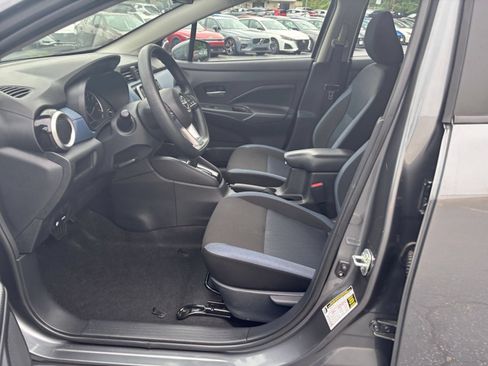 Used 2025 Nissan Versa SV FWD image 22