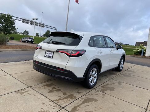 Used 2025 Honda HR-V LX image 11