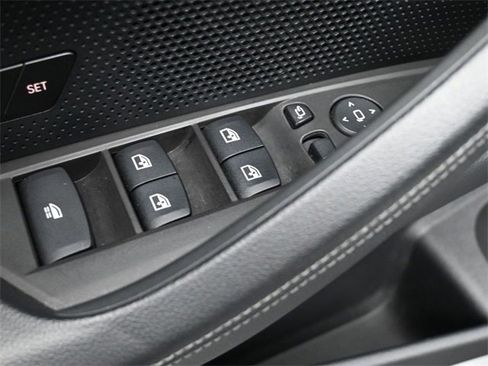 Used 2024 BMW 430i Convertible image 12