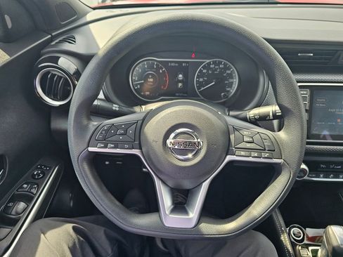Certified 2020 Nissan Kicks SV FWD image 19