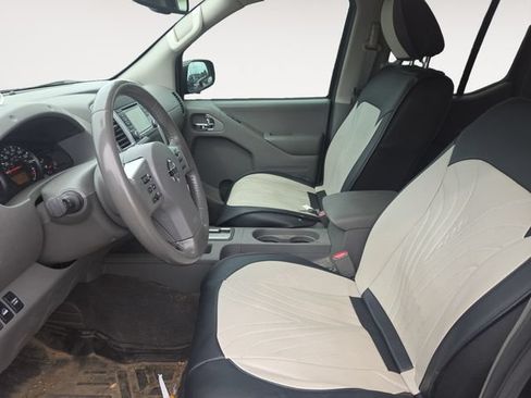 Used 2018 Nissan Frontier SV w/ Value Truck Package AWD/4WD image 9