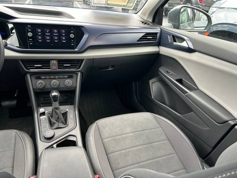 Certified 2022 Volkswagen Taos SE AWD/4WD image 11