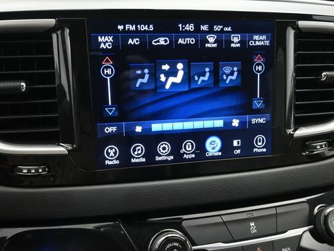 Used 2017 Chrysler Pacifica Touring Plus image 13