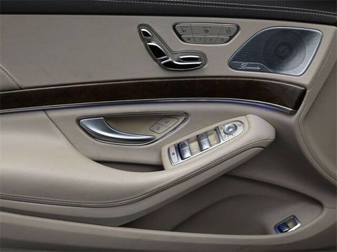 Used 2017 Mercedes-Benz S 550 4MATIC Sedan image 11